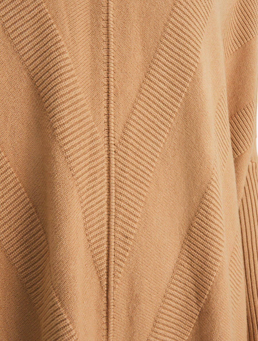 Pull long côtelé à col V - Camel - 3