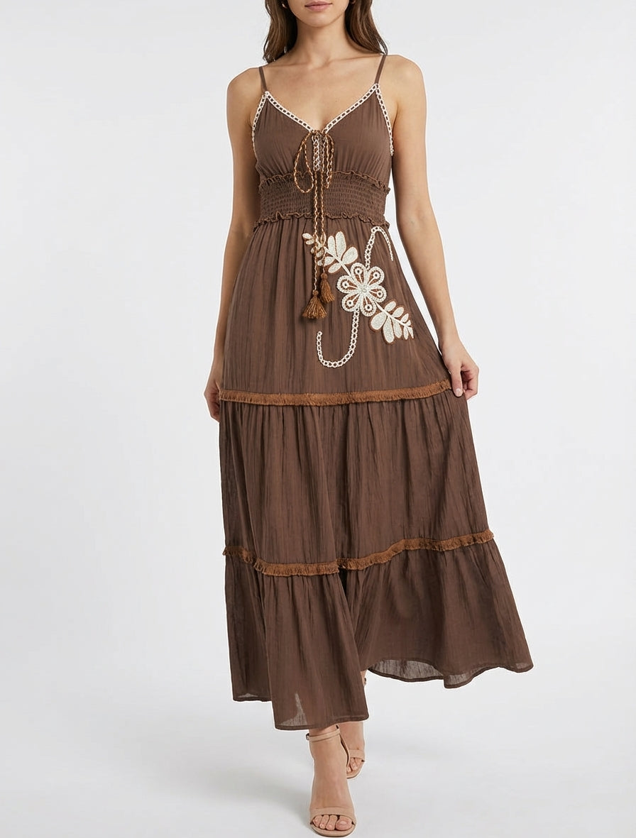 Robe longue à fines bretelles et broderie florale - Marron