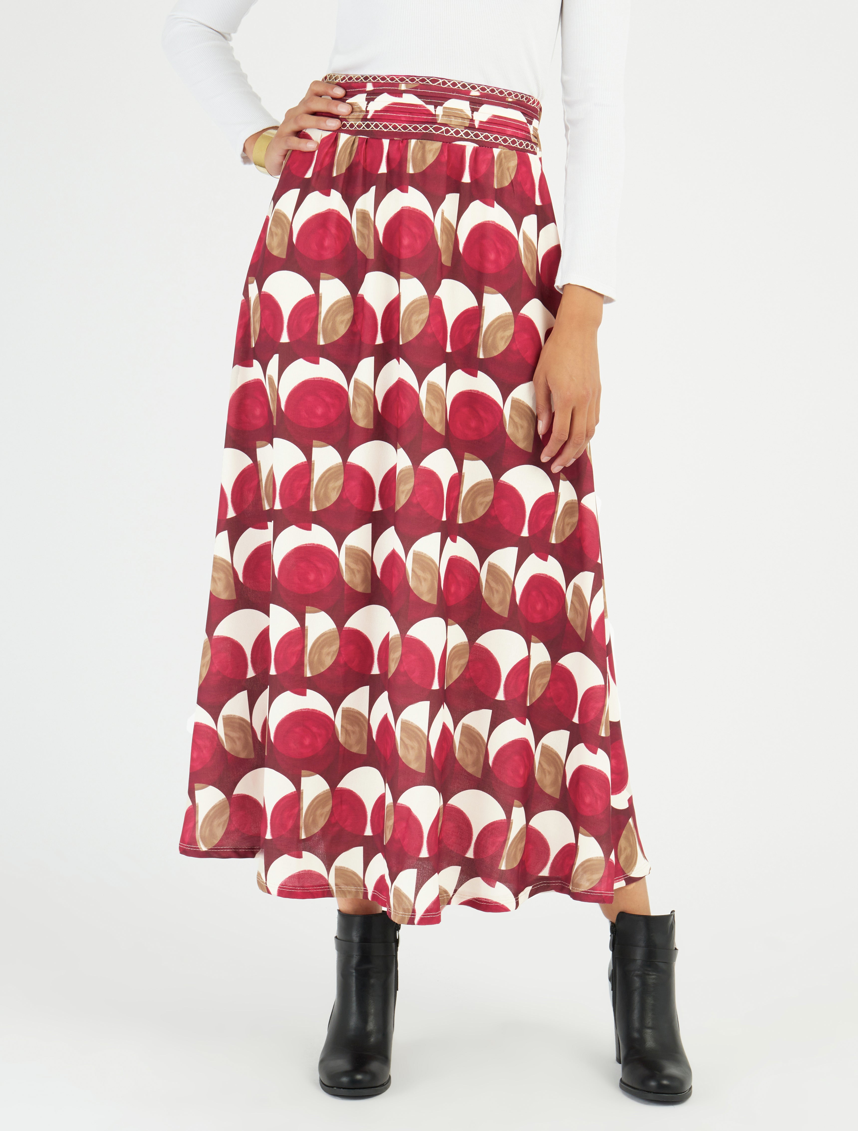 Lange rok met abstracte print en geborduurd detail. - Wijnrood
