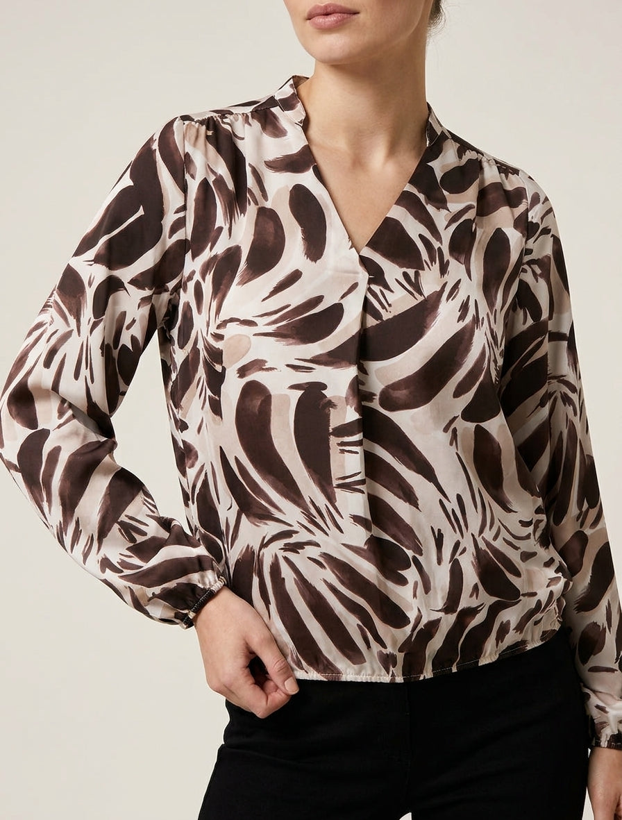 Satijnen top met abstracte print - Bruin