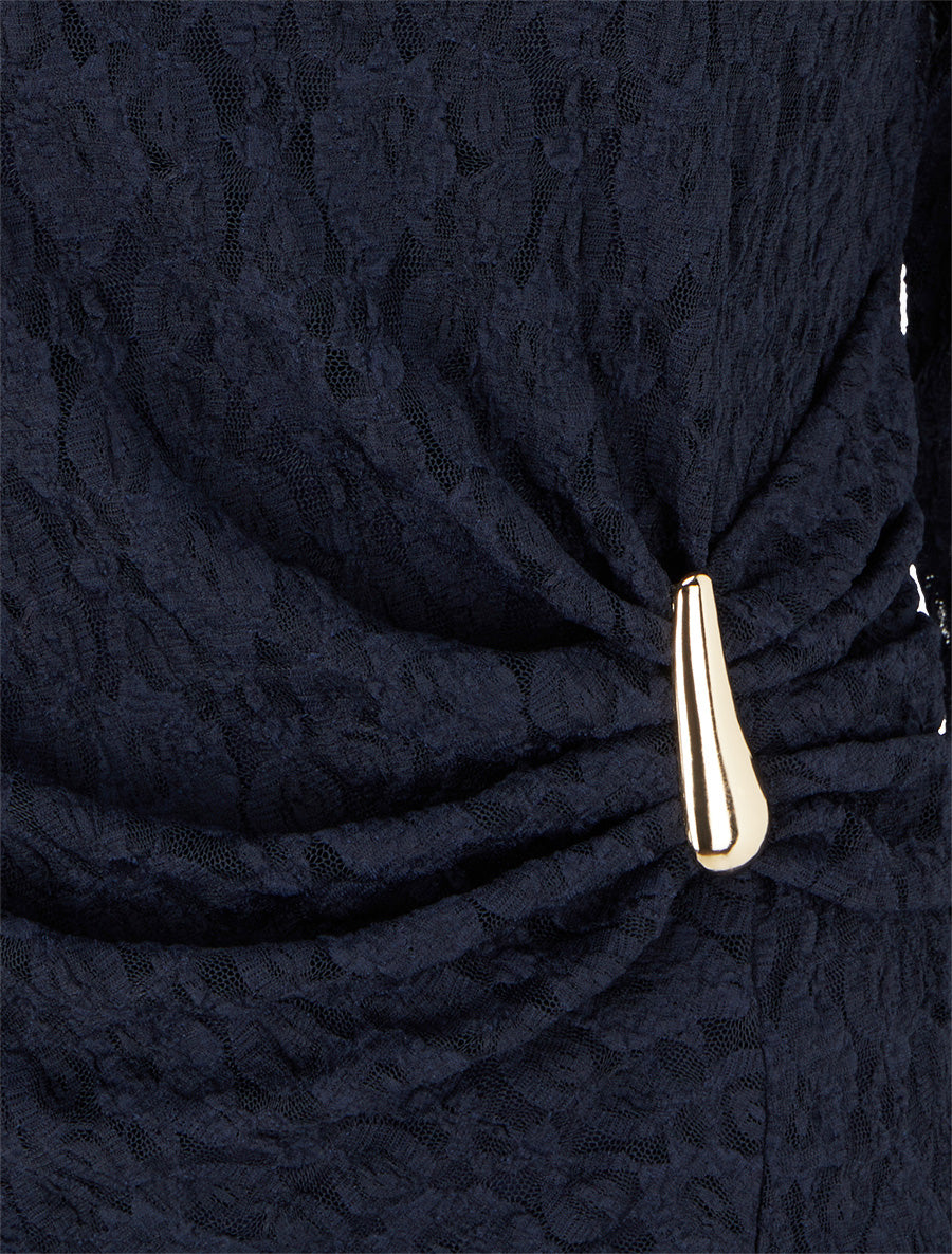Top en dentelle à effet drapé et bijou métal - Marine - 3