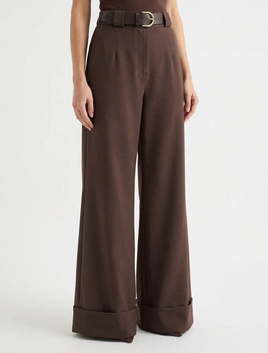 Hoogwaardige broek met omslagboord. - Bruin