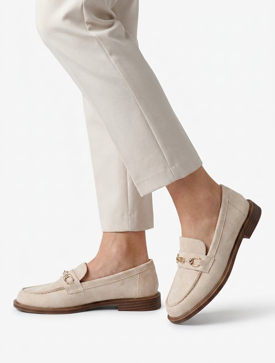 Mocassins en suédine à bijou fantaisie en métal - Beige