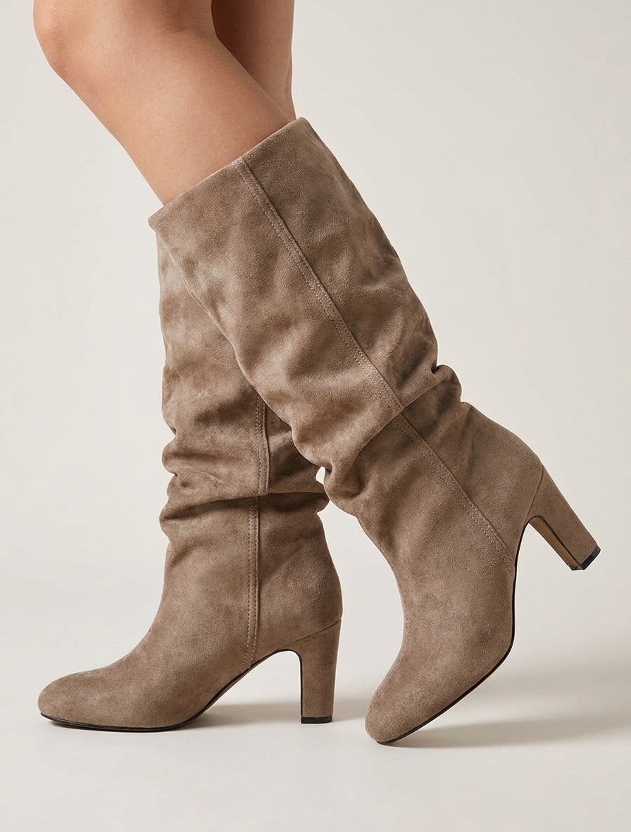 Bottes en suédine froncées à bouts ronds - Taupe