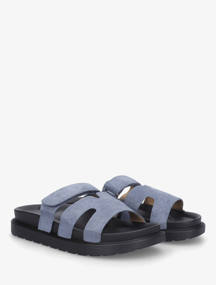 Suède sandalen met klittenband. - Blauw
