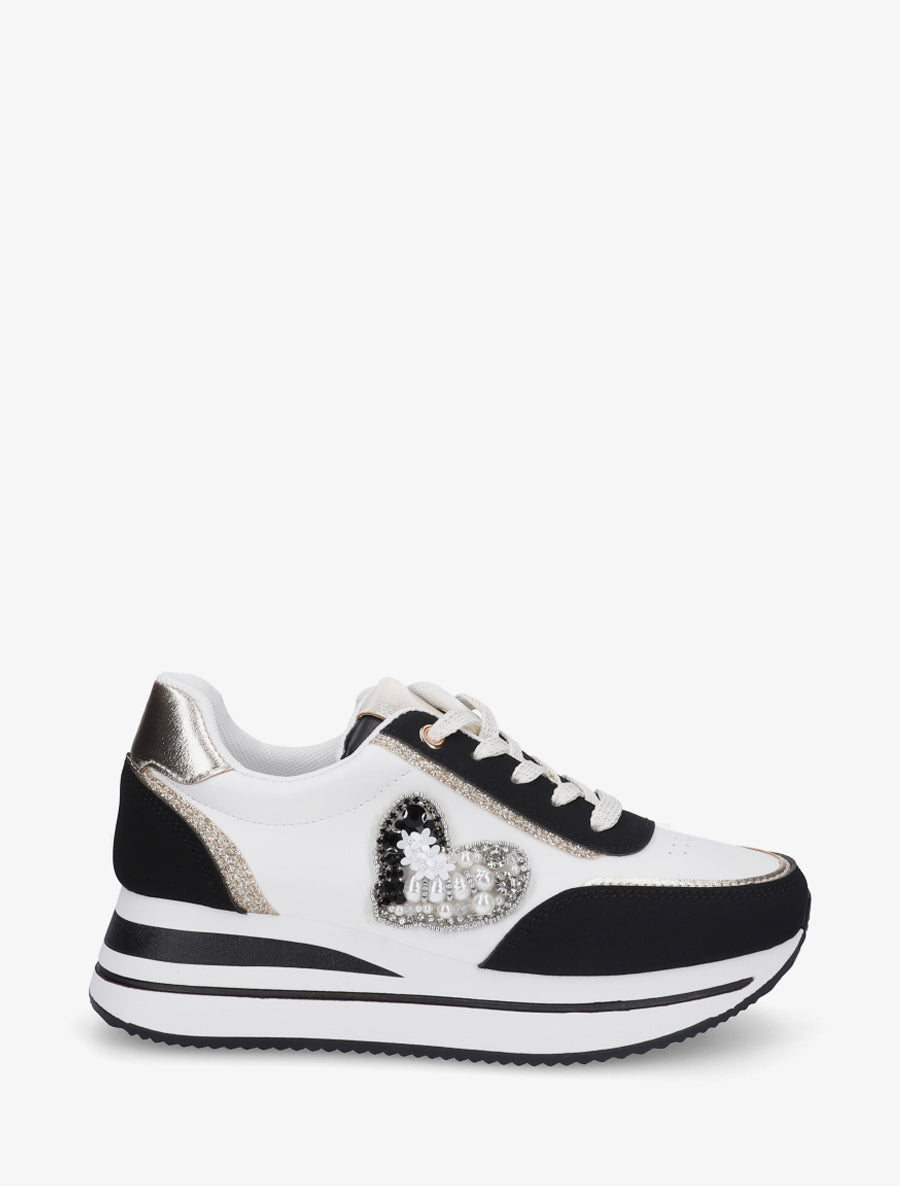 Sneakers à motif coeur et lacets stylisés - Noir - 1
