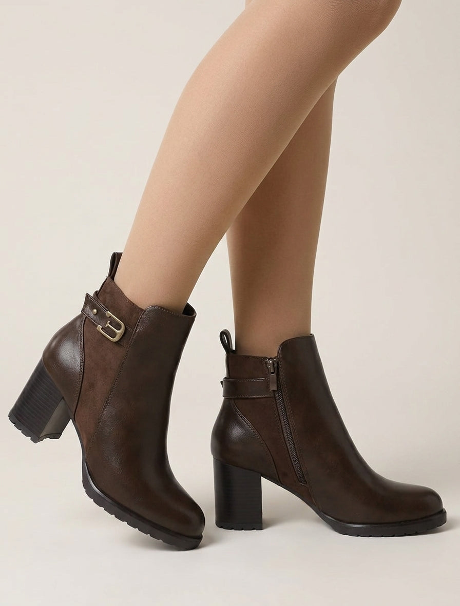 Bottines en simili et suédine à boucle métallique - Marron