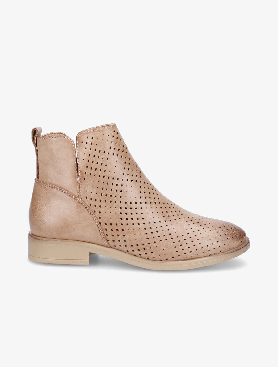 Bottines en simili perforé et chevilles fendues - Camel - 1