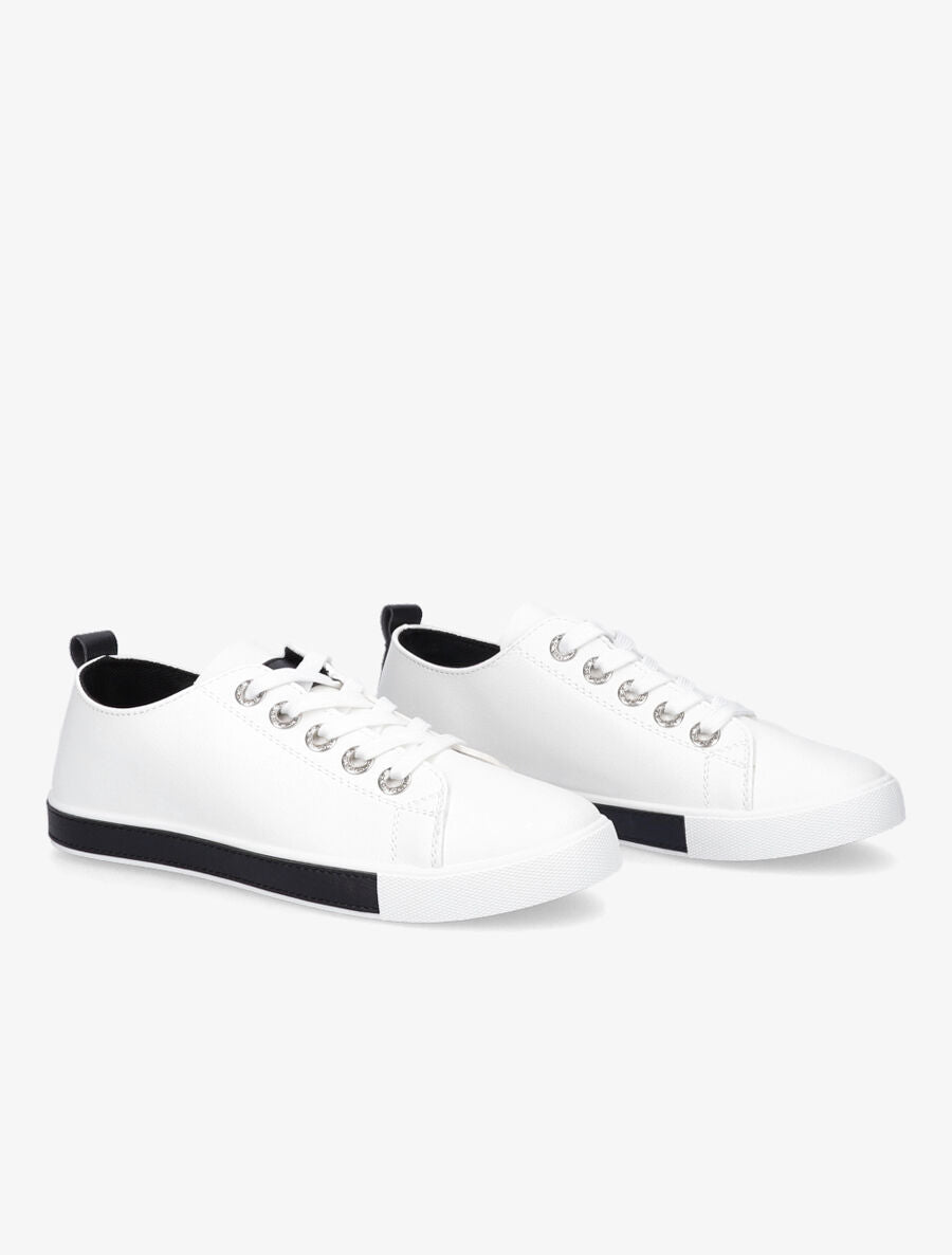Sneakers à oeillets ornés de strass - Noir - 4