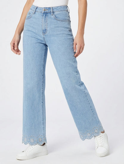 Jean met wijde pijpen en opengewerkt bloemenmotief - Blauw