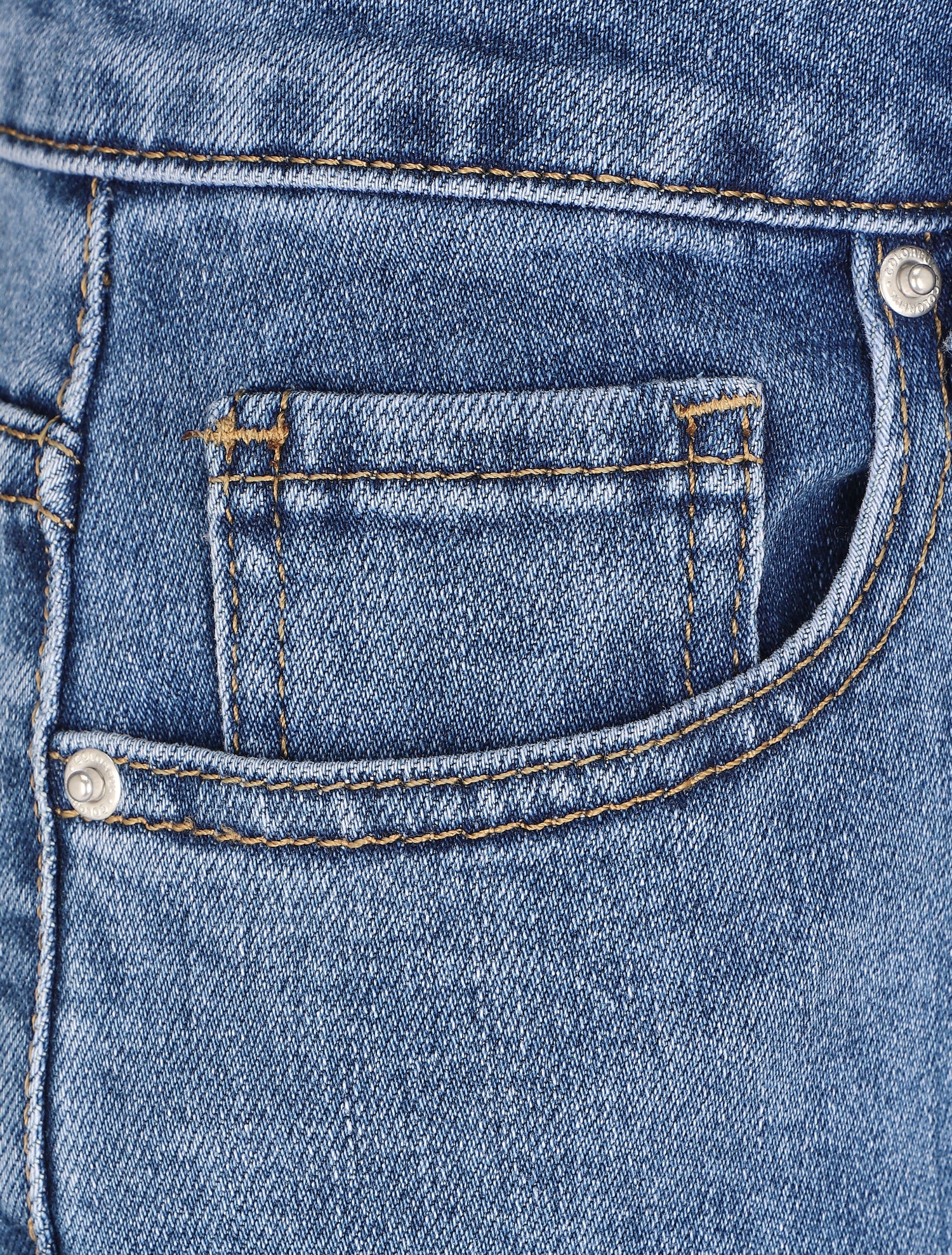 Jean mom fit à bas légèrement effiloché - Bleu denim - 3
