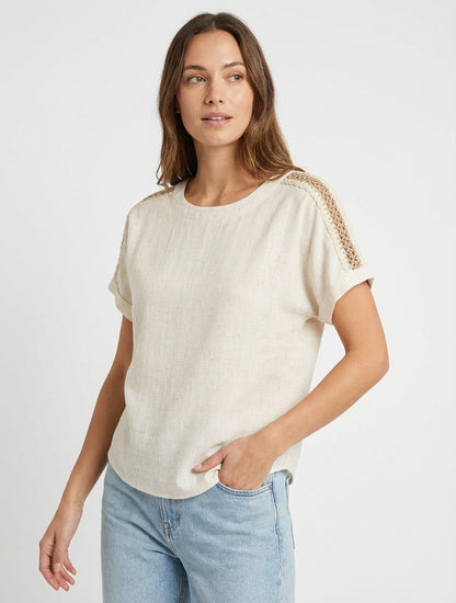 Top manches courtes à broderies ajourés - Crème