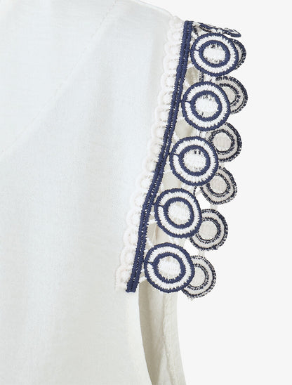 Top uni à détail broderies - Blanc - 3