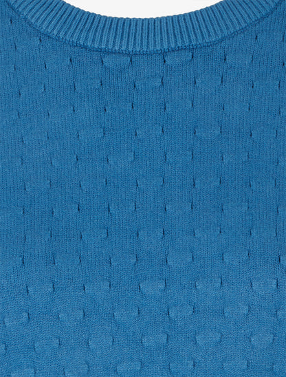 Pull court et ample en maille texturée - Bleu charrette - 3