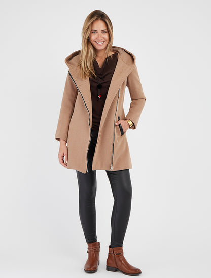 Jas met capuchon en imitatie-inzetstukken - Kameel