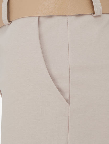 Short ceinturé à revers - Taupe - 3