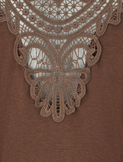 Pull fin uni à dos brodé - Marron - 3