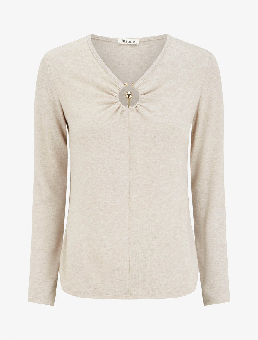 Pull fin à col V à bijou métal - Beige - 1