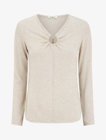 Pull fin à col V à bijou métal - Beige - 1