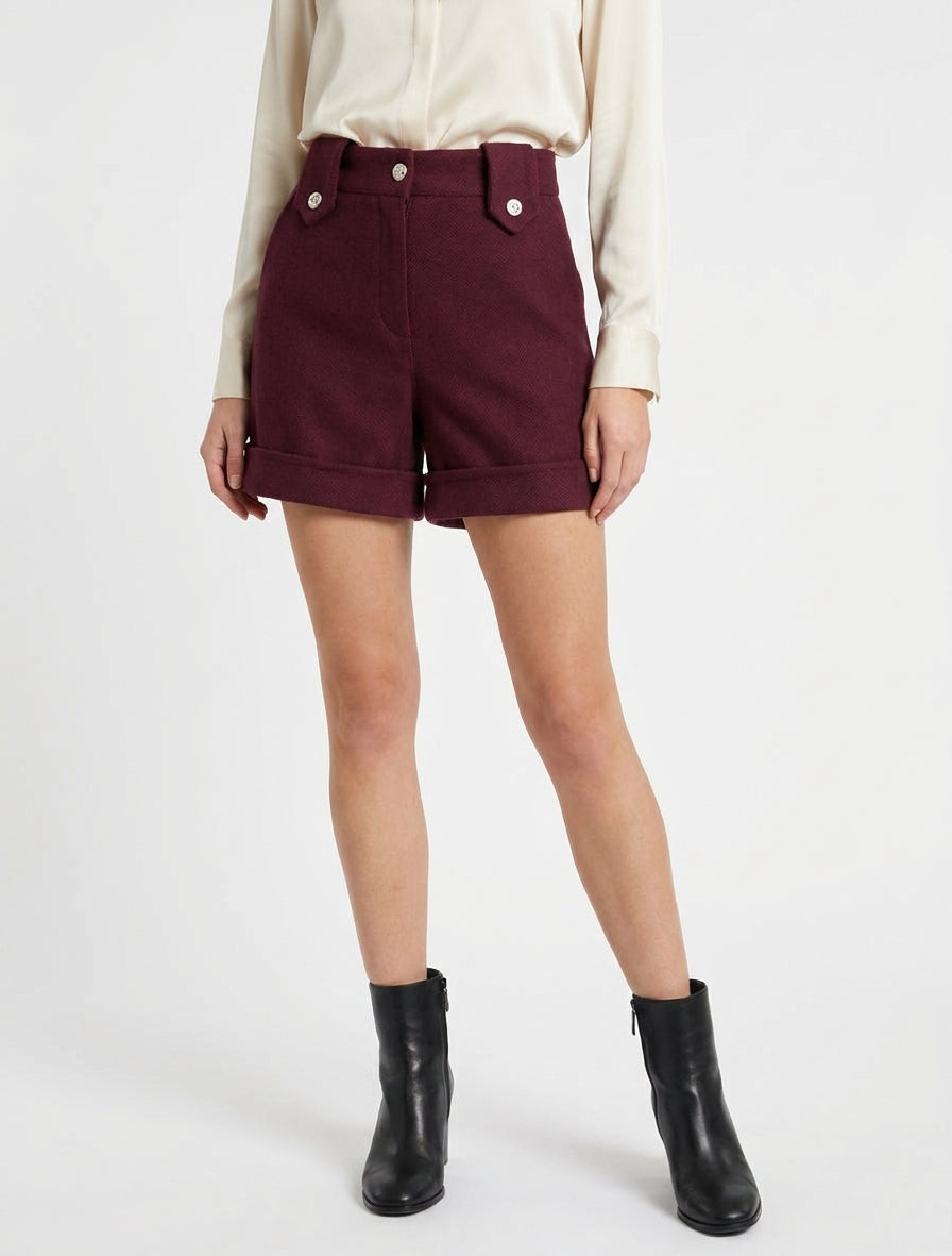 Rechte short met zoom en decoratieve knopen - Wijnrood