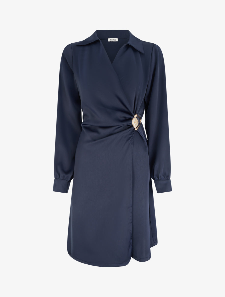 Robe portefeuille satinée à manches longues et bijou - Marine - 1