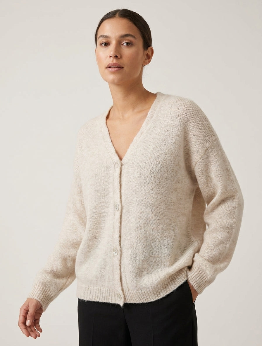 Ruime mohair trui met V-hals - Ecru
