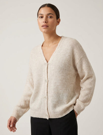 Ruime mohair trui met V-hals - Ecru