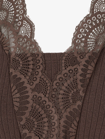 Robe droite bimatière à détail dentelle - Marron - 3