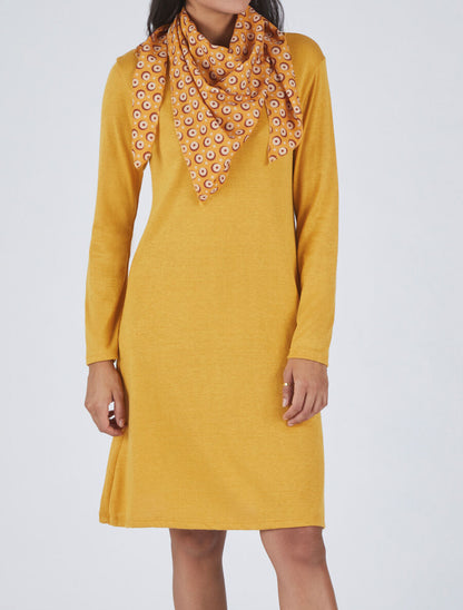 Robe pull mi-longue avec foulard - Moutarde - 4