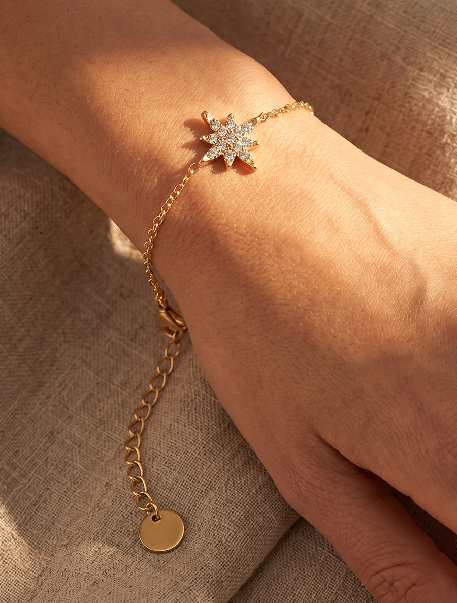 Bracelet étoile du nord ornée de zircons blancs - Or