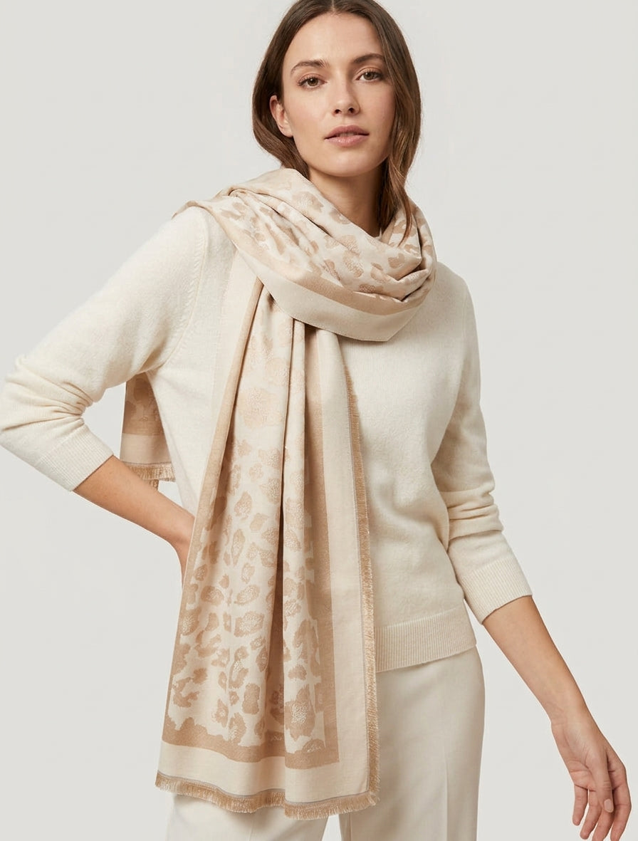 Echarpe rectangulaire satinée à imprimé léopard - Beige