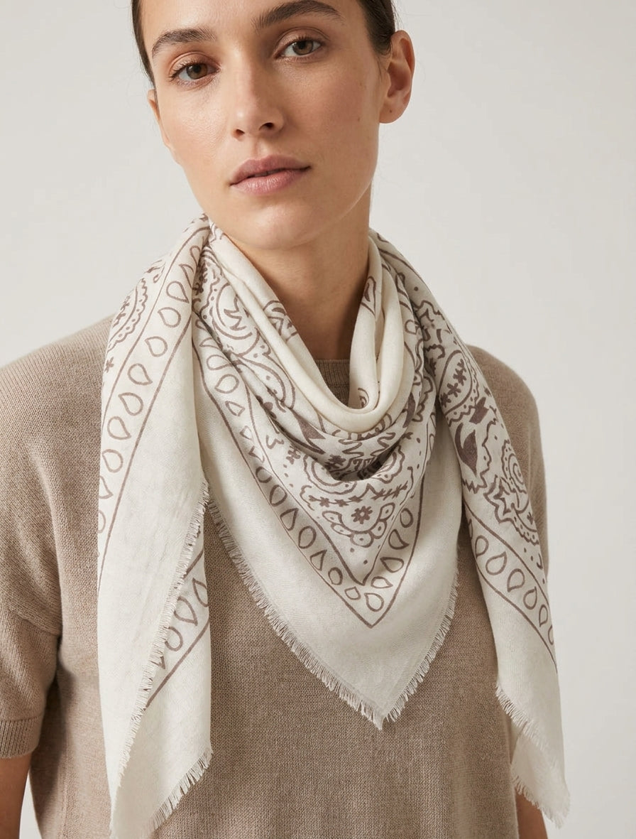 Foulard imprimé cachemire à bords effilochés - Écru