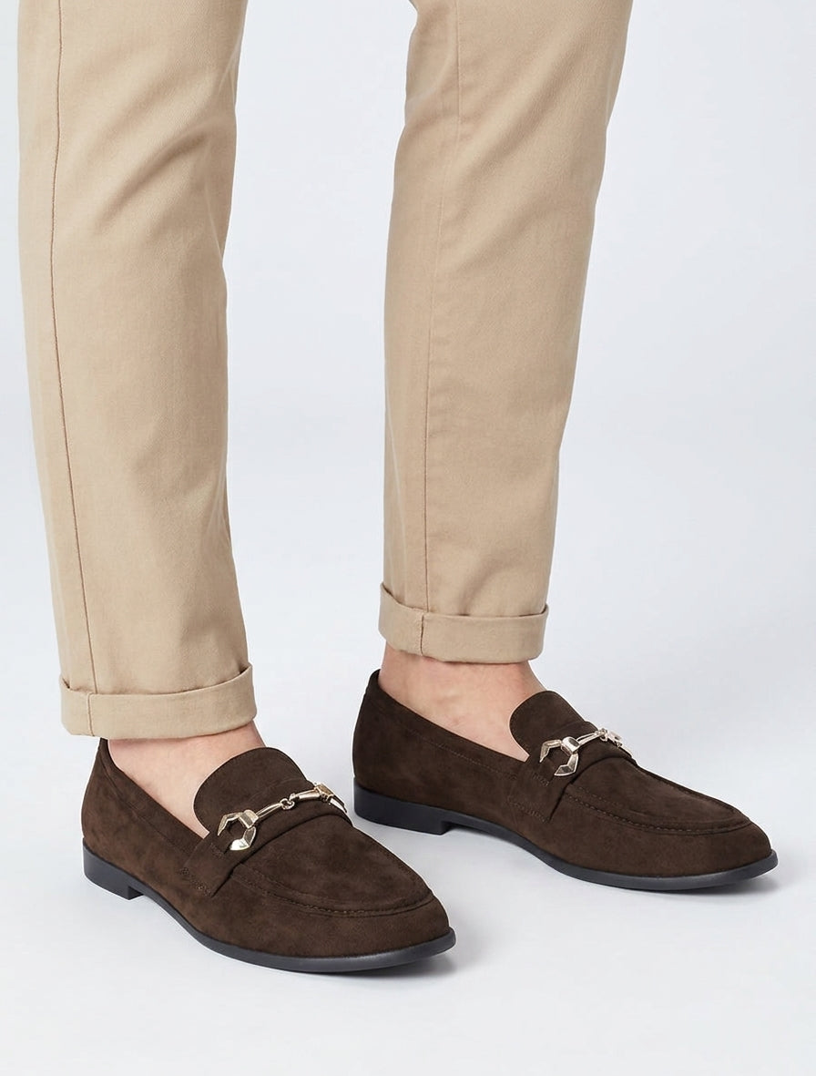 Suède loafers met gestileerde gesp - Chocolade