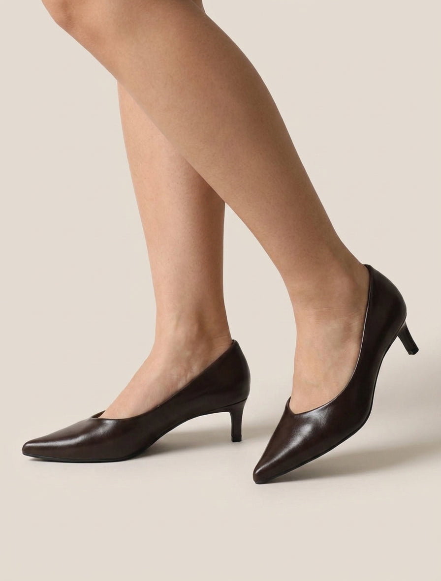 Pumps van imitatieleer met spitse neuzen - Bruin