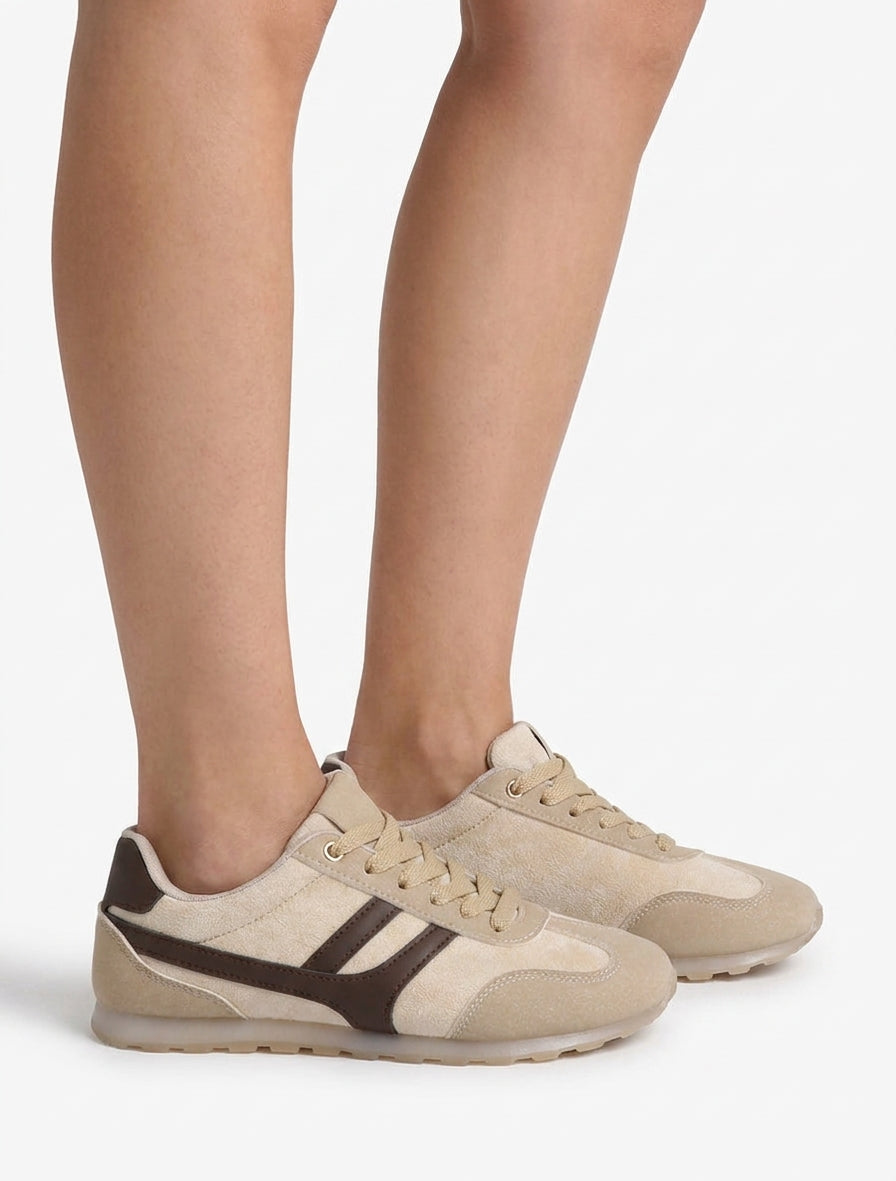 Sneakers unies en suédine - Beige