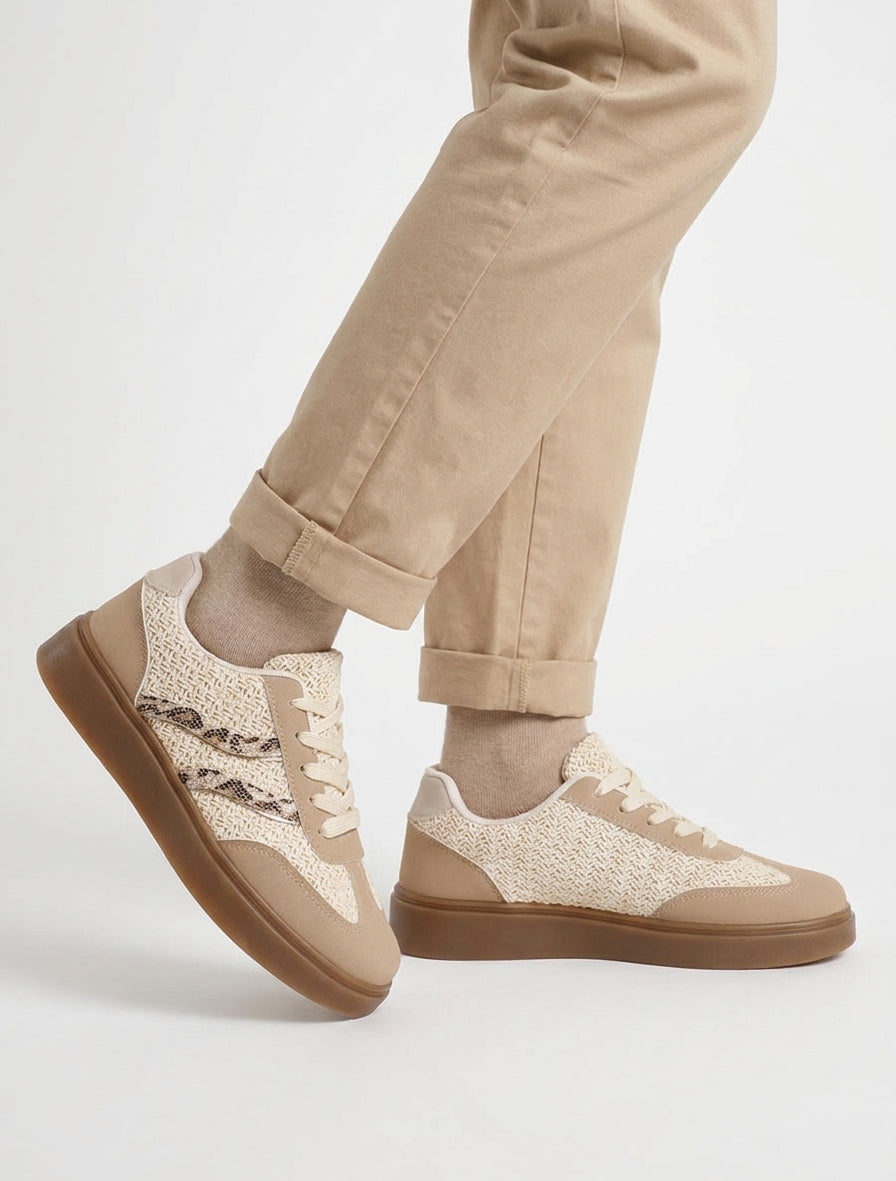 Gehaakte sneakers met contrasterende strepen - Mol