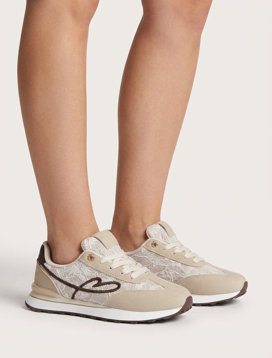 Sneakers van nubuck-effect en glinsterend kant - Beige