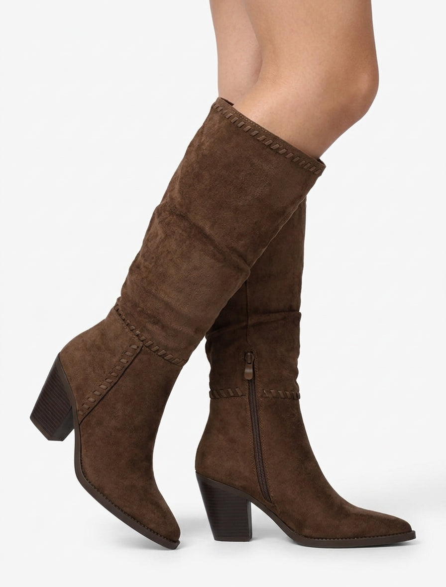 Bottes en suédine et bouts pointus - Marron