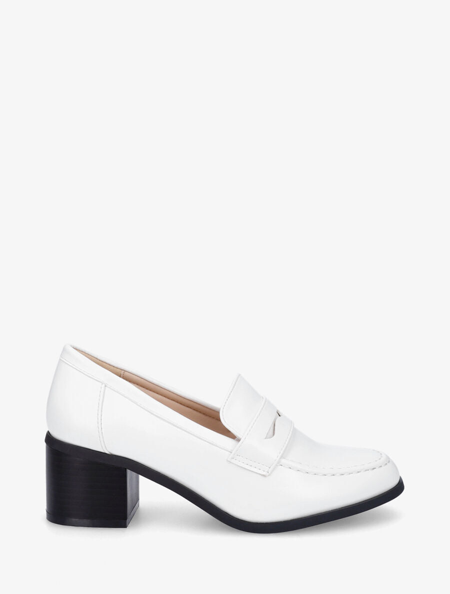 Mocassins à talon en simili - Blanc - 5