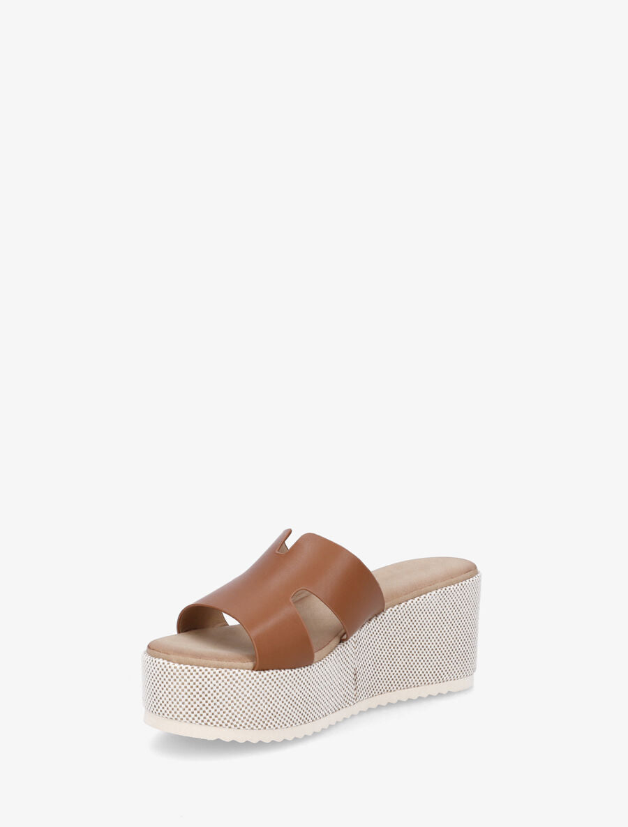 Mules compensées à bride ajourée - Camel - 3