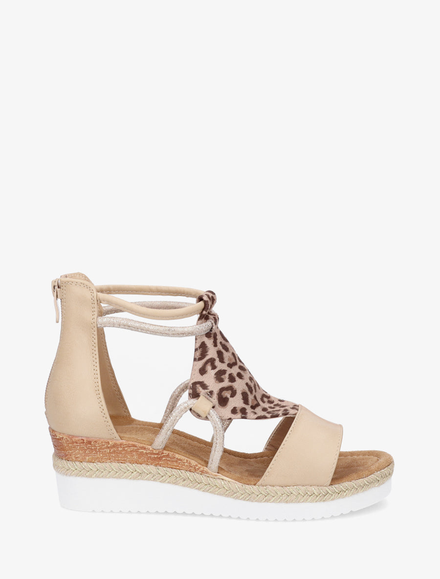 Sleehak sandalen met luipaardprint bandje - Beige