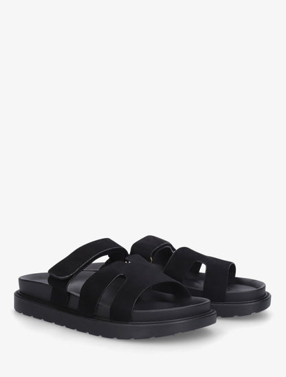 Suède sandalen met klittenband. - Zwart