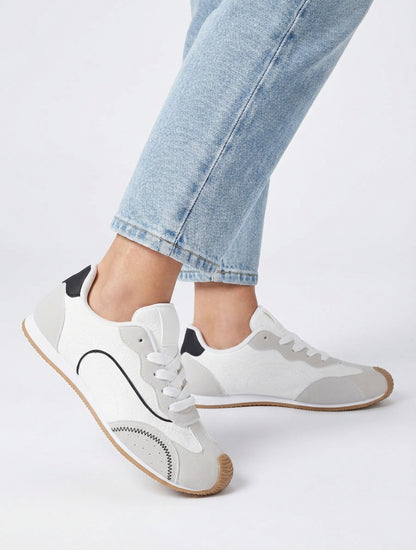 Sneakers met nubuck-effect textuur. - Wit