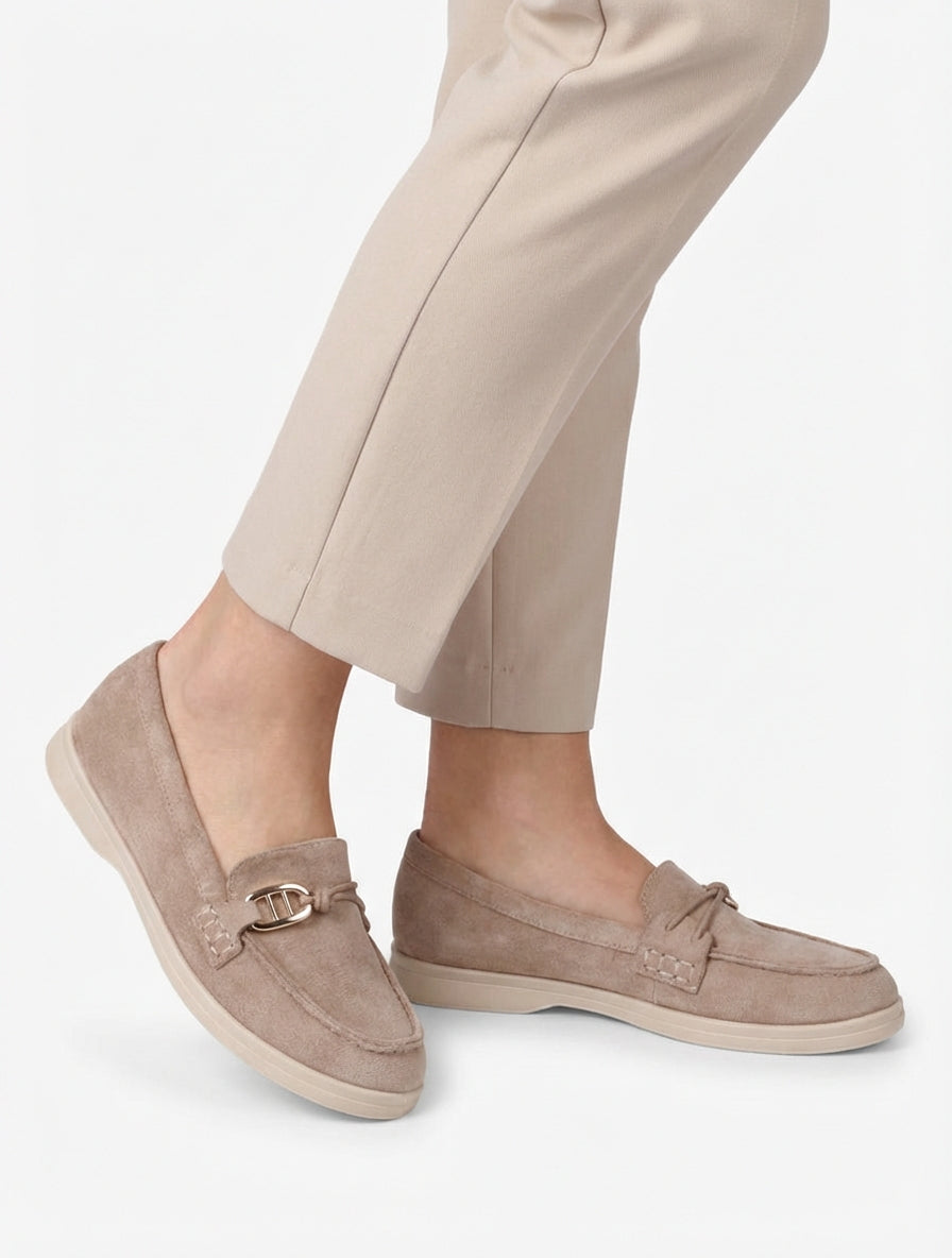 Mocassins en suédine à boucle décorative - Taupe