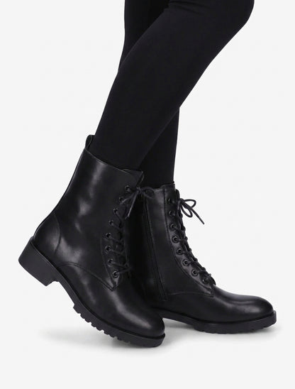 Bottines hautes à lacets - Noir
