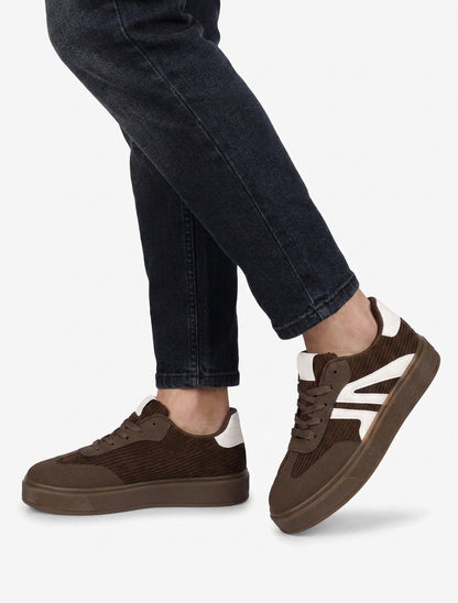 Sneakers à empiècement tissu et bandes contrastantes - Marron