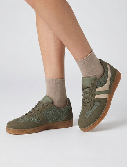 Sneakers met inzetstukken van stof met tweed-effect - Kaki