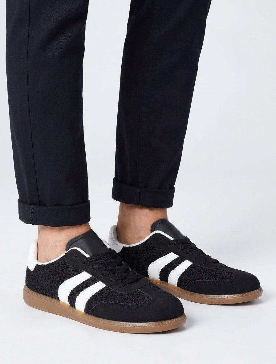 Meshsneakers met contrasterende strepen - Zwart