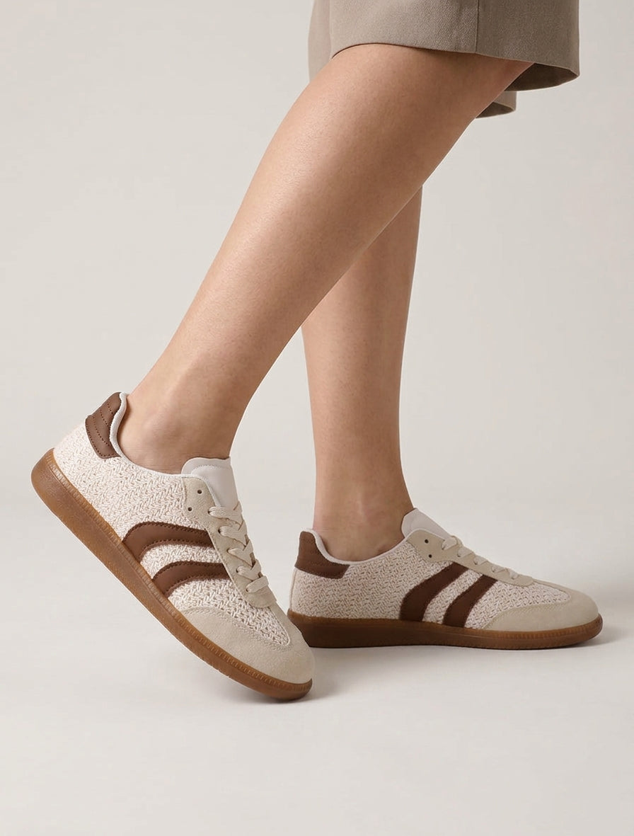 Meshsneakers met contrasterende strepen - Beige