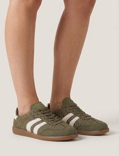 Meshsneakers met contrasterende strepen - Kaki